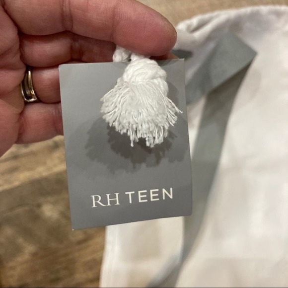 NWT PB Teen laundry sack with drawstring & strap - Picture 2 of 6